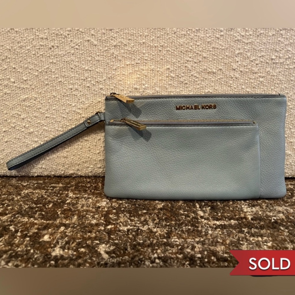 NWOT Baby Blue Michael Kors Wallet / Wristlet